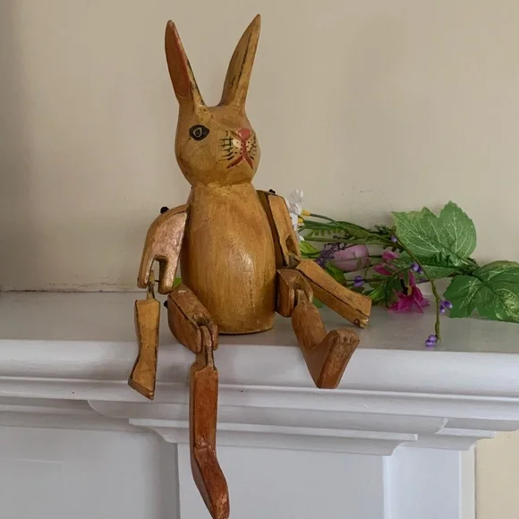 📌 Hand Crafted Wooden Farmhouse Jointed Rabbit - Picture 2 of 4